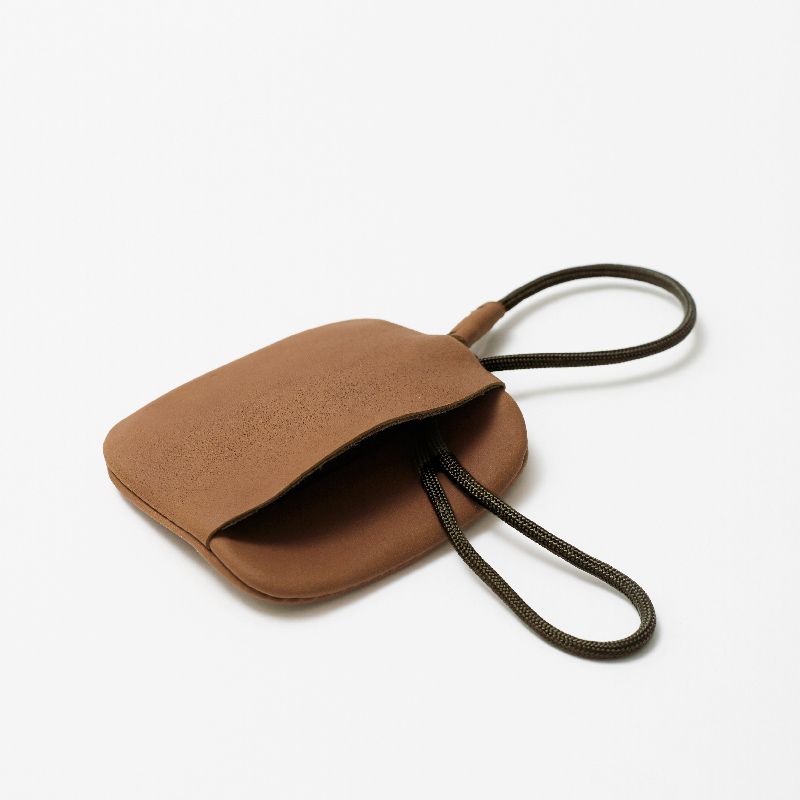 LAA186 WALNUT key pouch #1